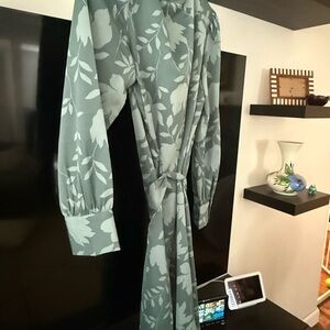 Ann Taylor Leaf Print dress in Green